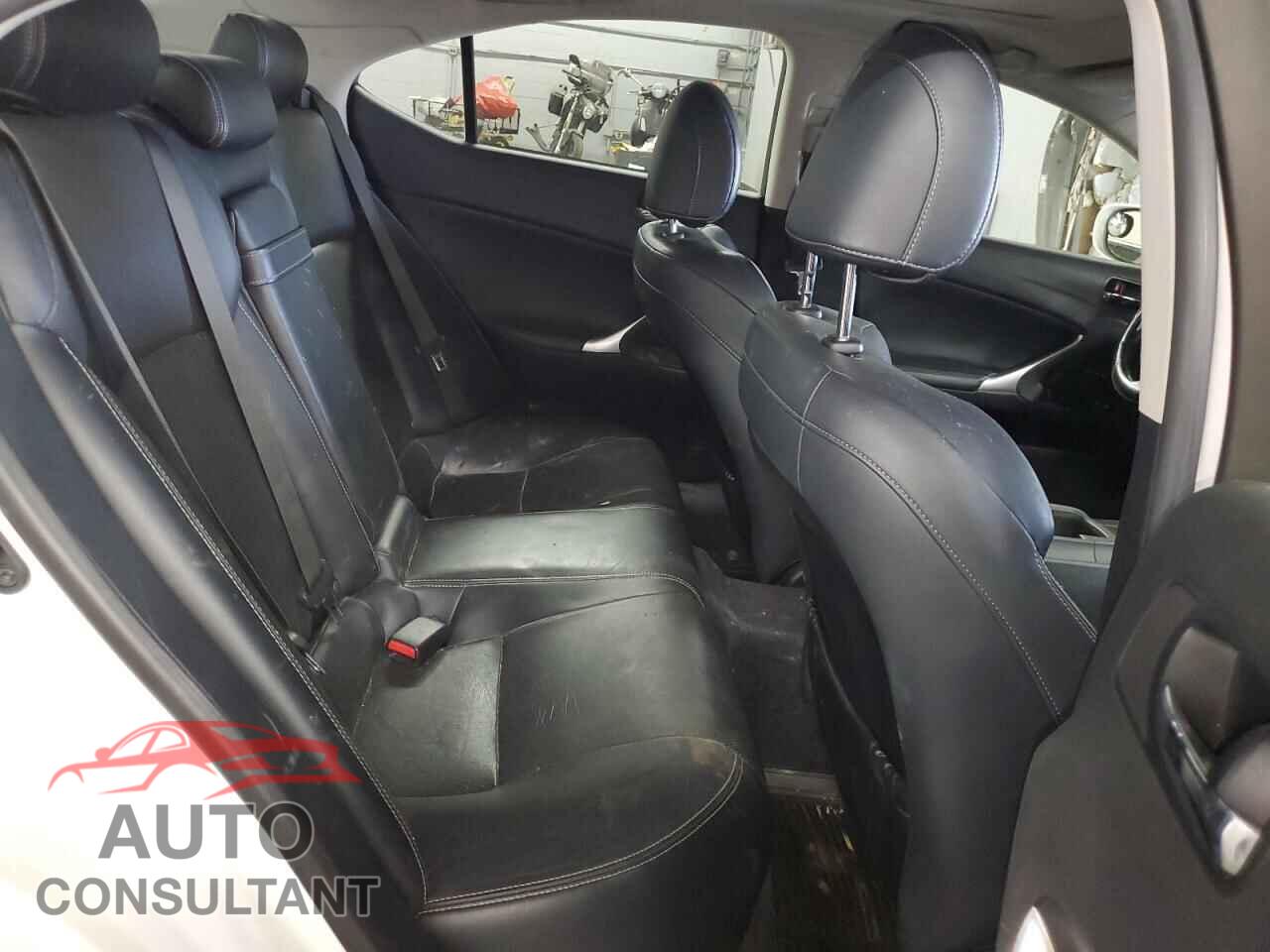 LEXUS IS 2012 - JTHCF5C29C5055400
