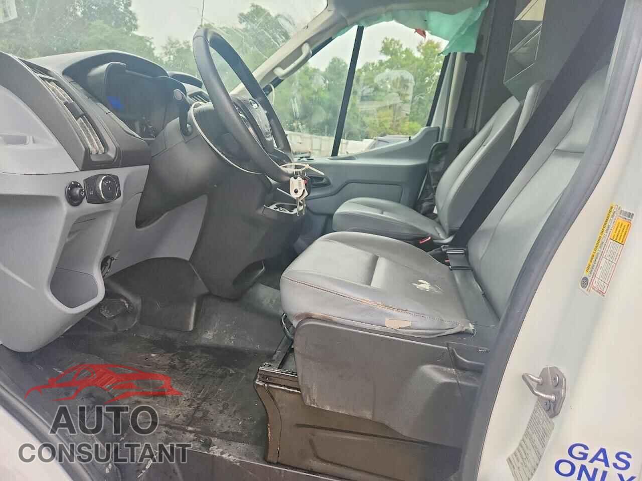 FORD TRANSIT 2019 - 1FTYR2CG9KKA58936
