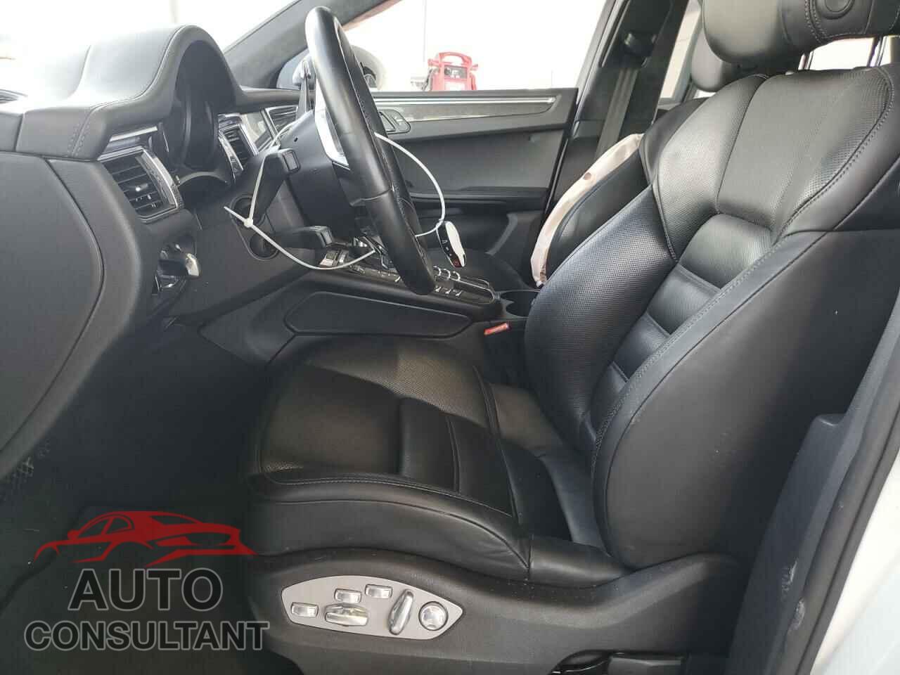 PORSCHE MACAN 2017 - WP1AF2A53HLB61590