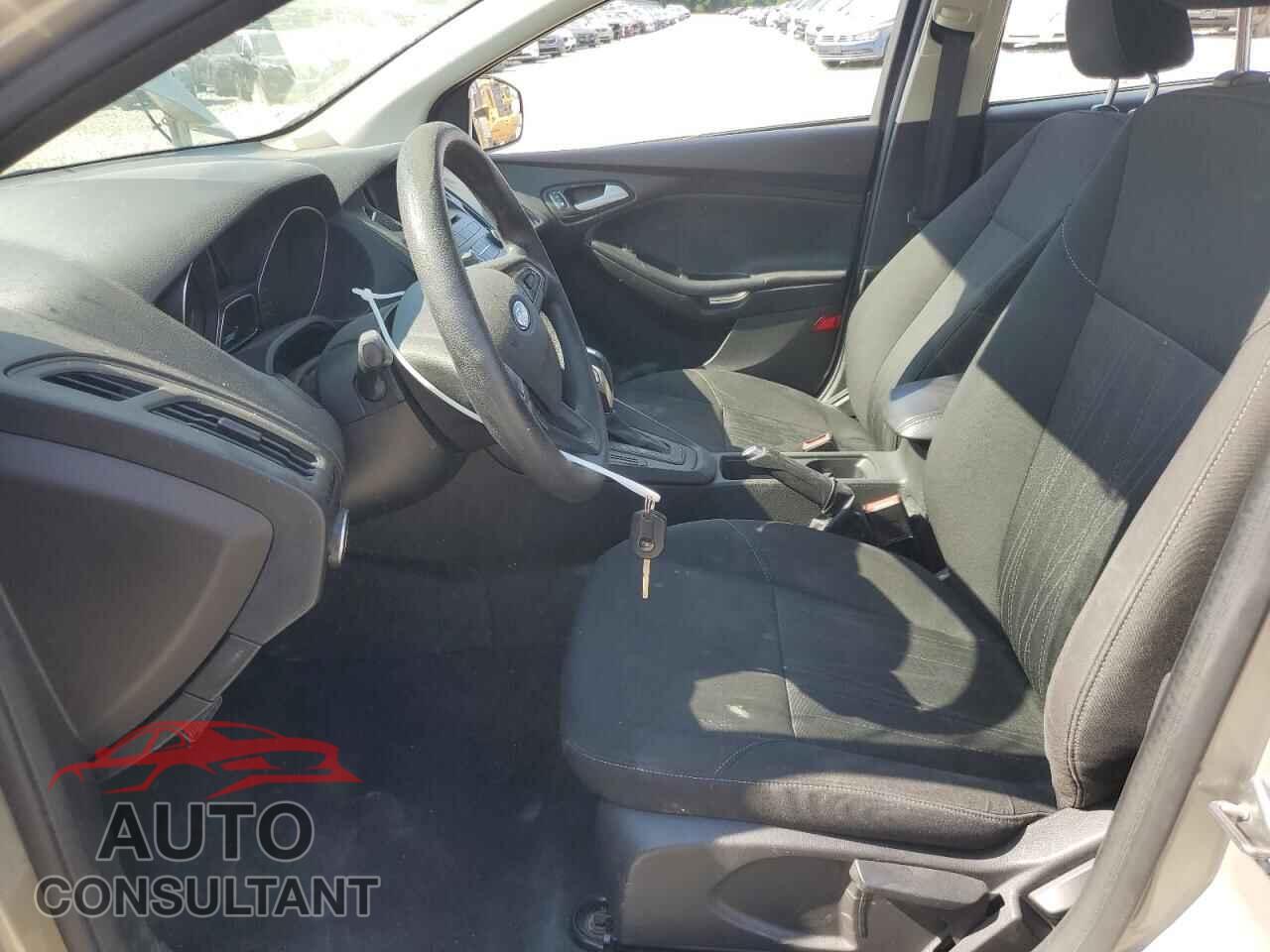 FORD FOCUS 2015 - 1FADP3F29FL304805