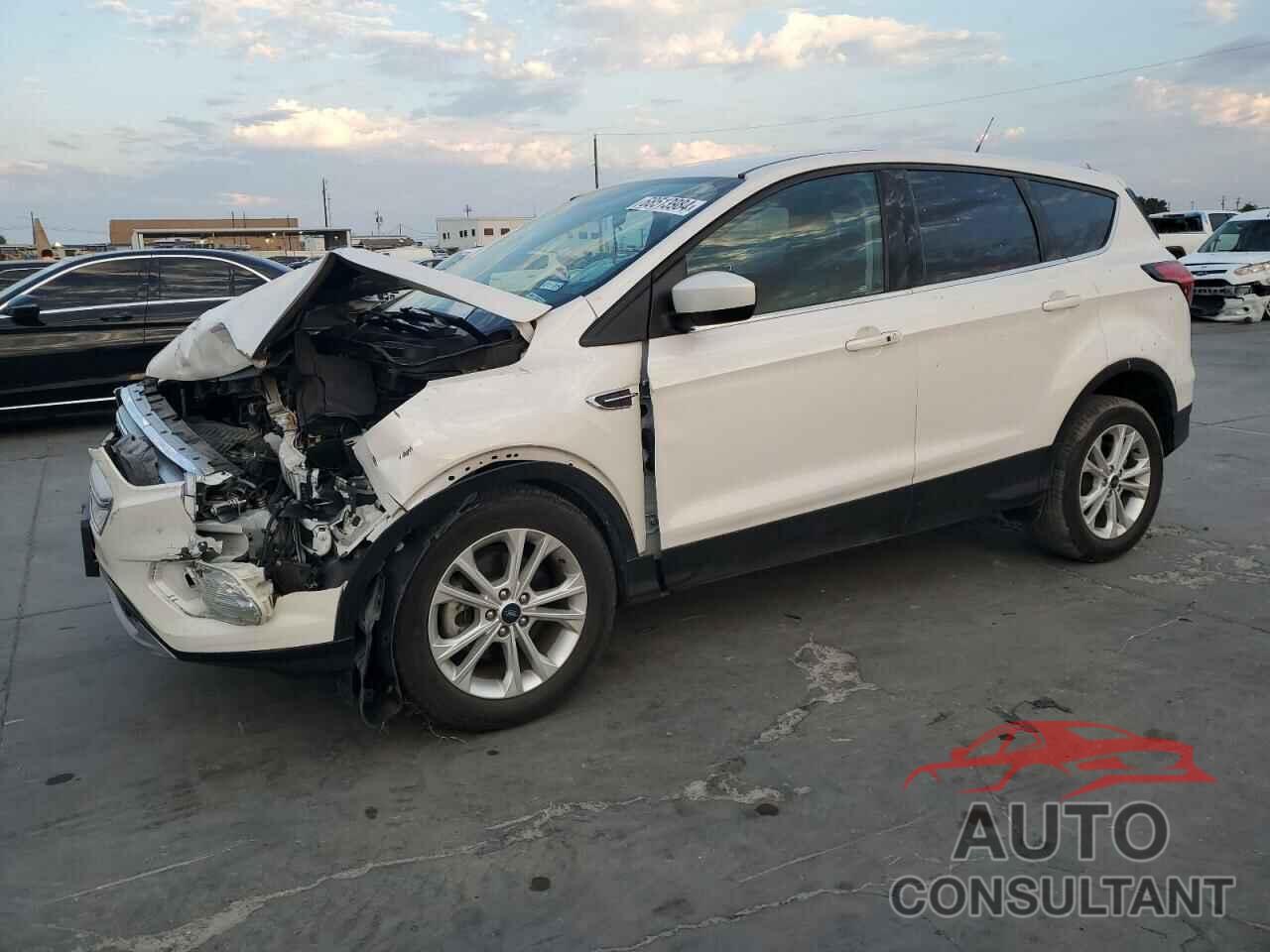 FORD ESCAPE 2019 - 1FMCU0GD0KUA71152