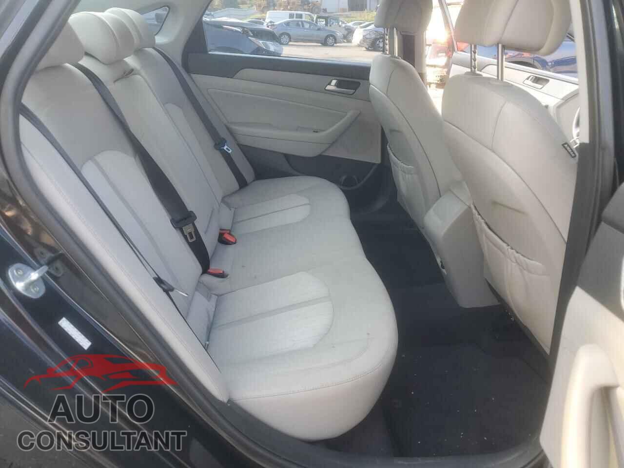 HYUNDAI SONATA 2017 - KMHE24L19HA048075