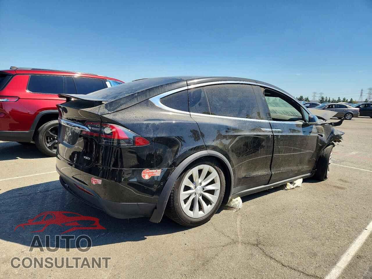 TESLA MODEL X 2018 - 5YJXCBE26JF116009