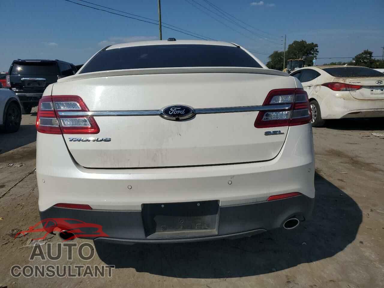 FORD TAURUS 2016 - 1FAHP2E81GG100561