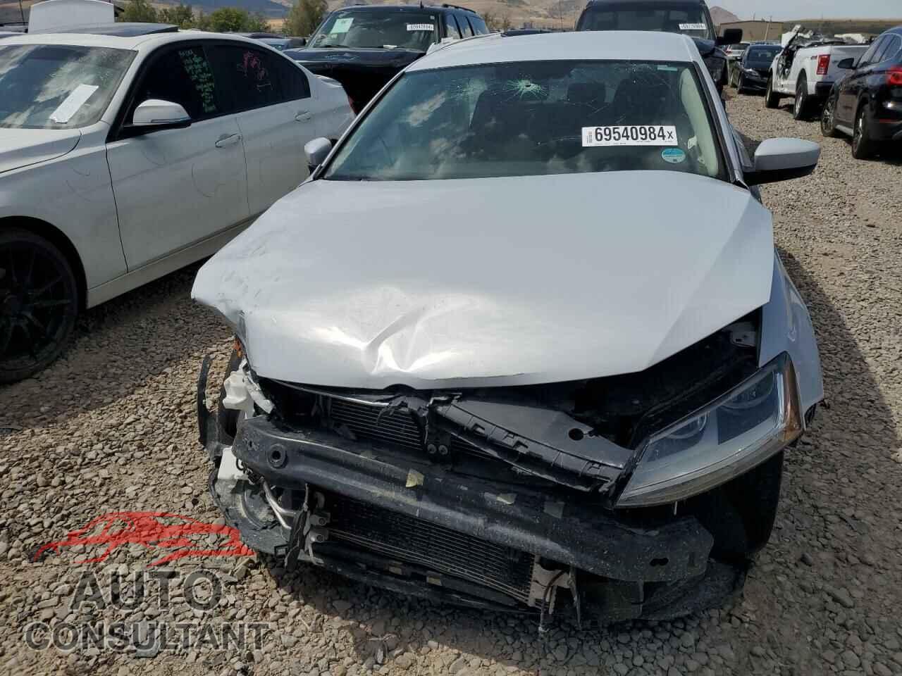 VOLKSWAGEN JETTA 2017 - 3VW2B7AJ8HM335497
