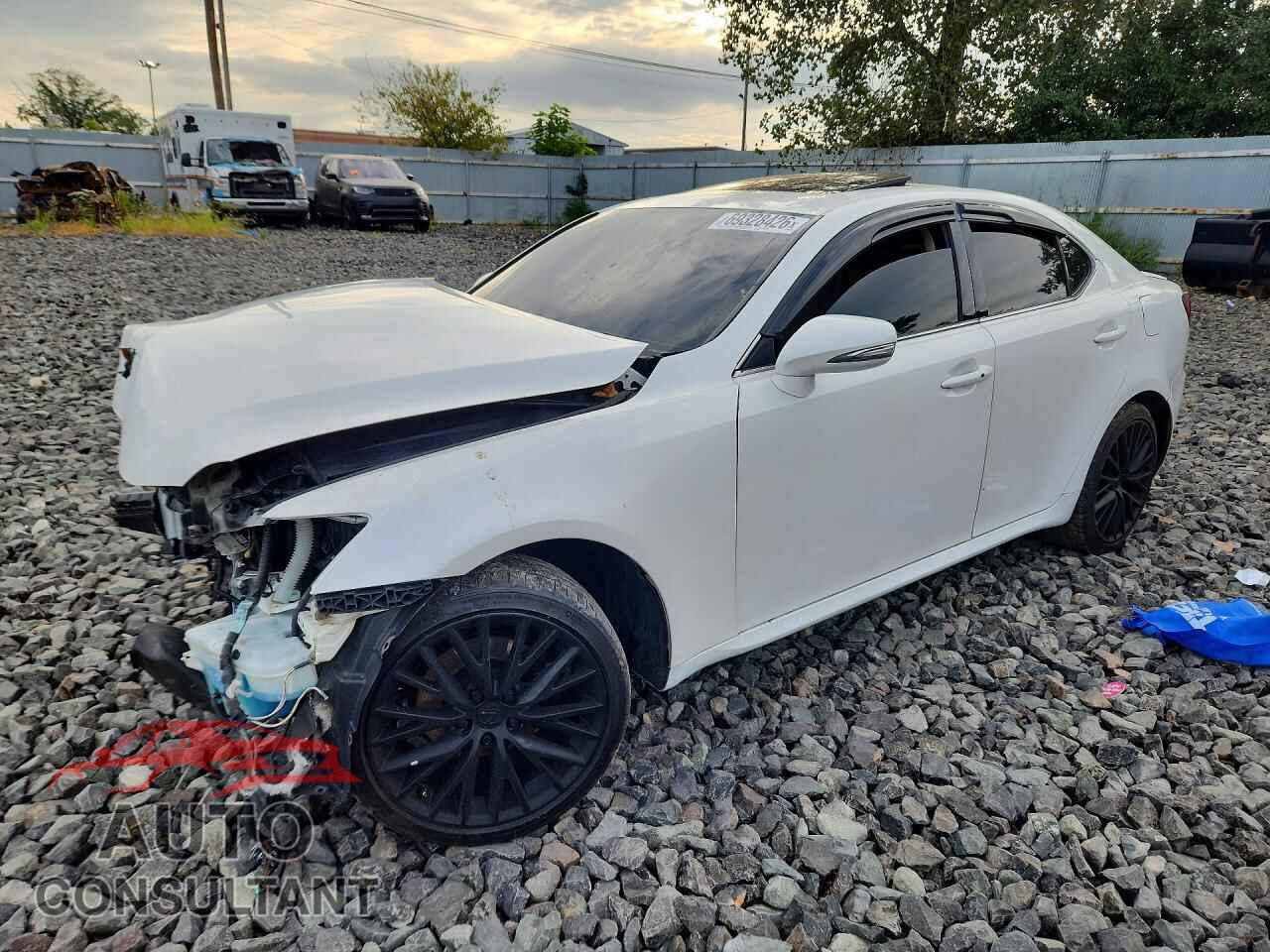 LEXUS IS 2012 - JTHCF5C24C5054316