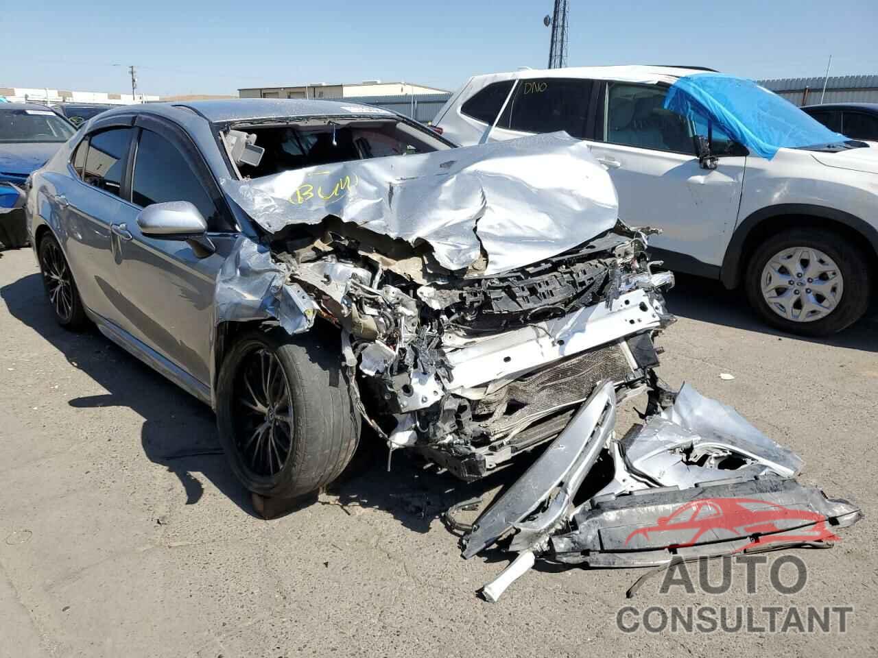 TOYOTA CAMRY 2018 - 4T1B11HK6JU010345