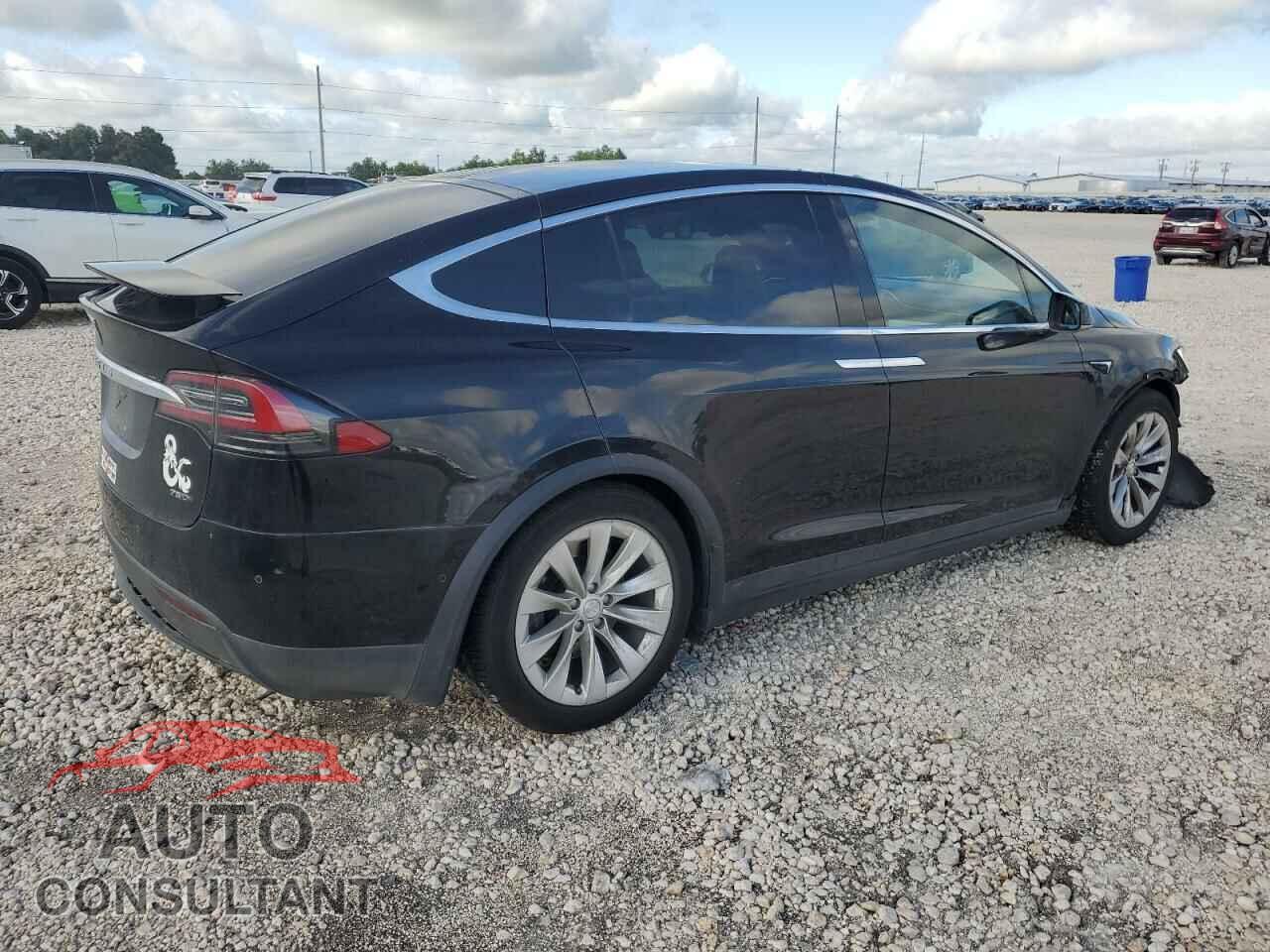 TESLA MODEL X 2018 - 5YJXCDE28JF088256