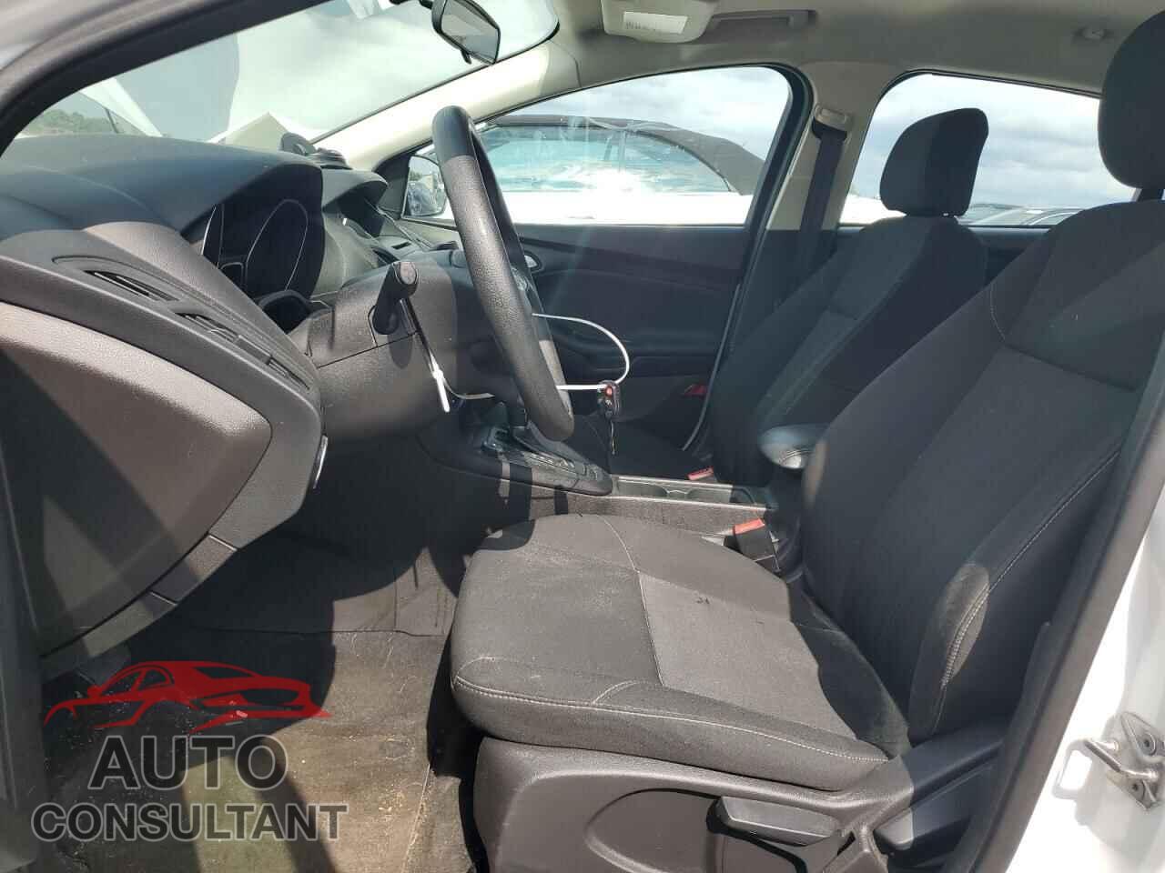 FORD FOCUS 2016 - 1FADP3F26GL378507