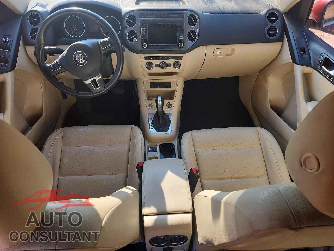 VOLKSWAGEN TIGUAN 2015 - WVGAV7AX0FW018249