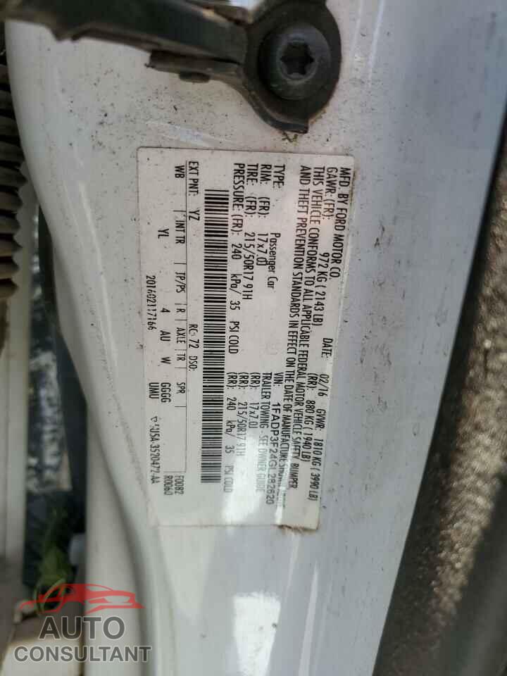 FORD FOCUS 2016 - 1FADP3F24GL282620