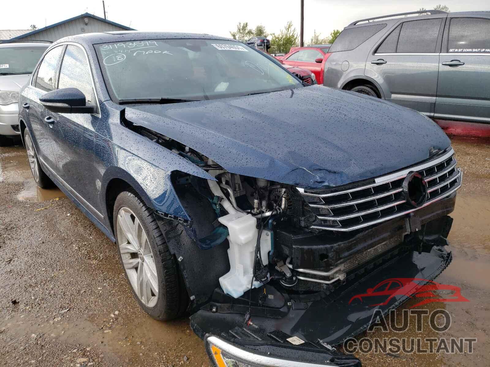 VOLKSWAGEN PASSAT 2018 - 1VWCA7A36JC047042