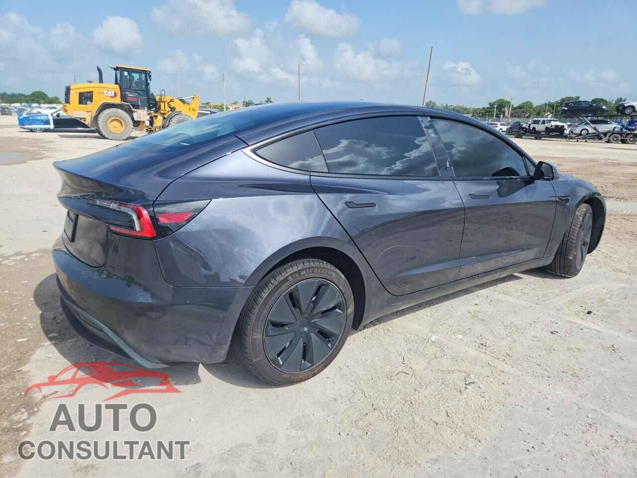 TESLA MODEL 3 2025 - 5YJ3E1EA1SF996645
