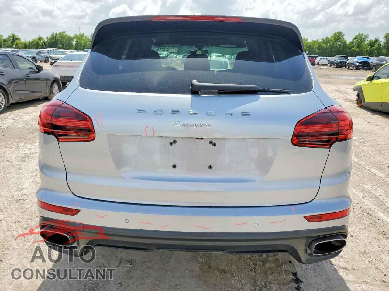 PORSCHE CAYENNE 2016 - WP1AA2A2XGKA11405
