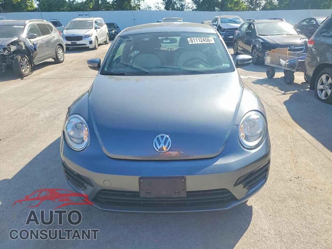 VOLKSWAGEN BEETLE 2017 - 3VWF17AT9HM627262