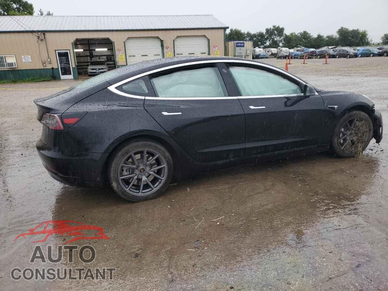 TESLA MODEL 3 2018 - 5YJ3E1EA9JF095215