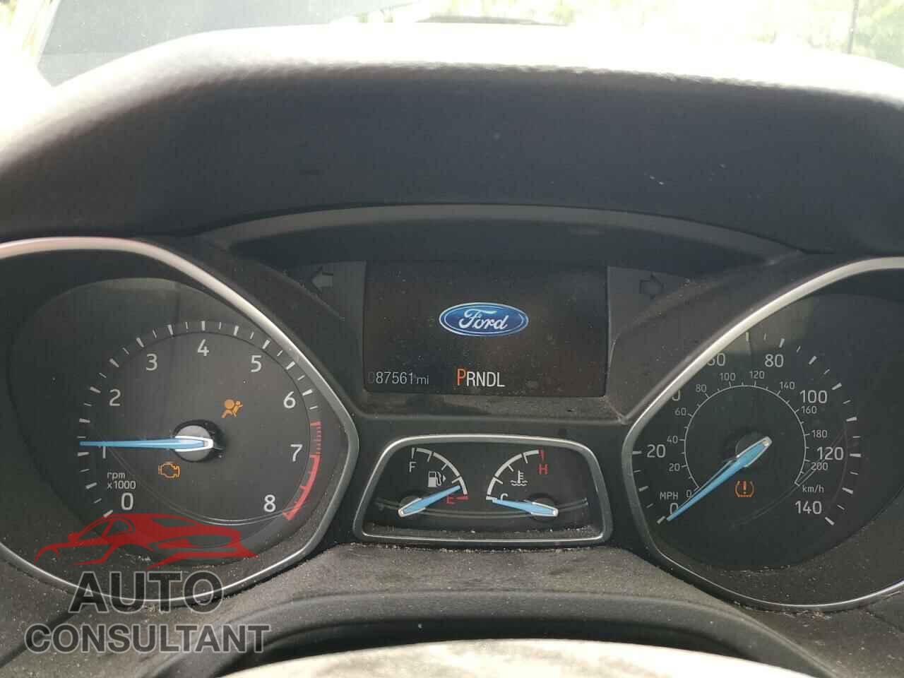 FORD FOCUS 2015 - 1FADP3F29FL208804