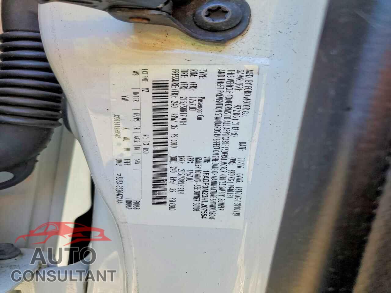 FORD FOCUS 2017 - 1FADP3M23HL207654