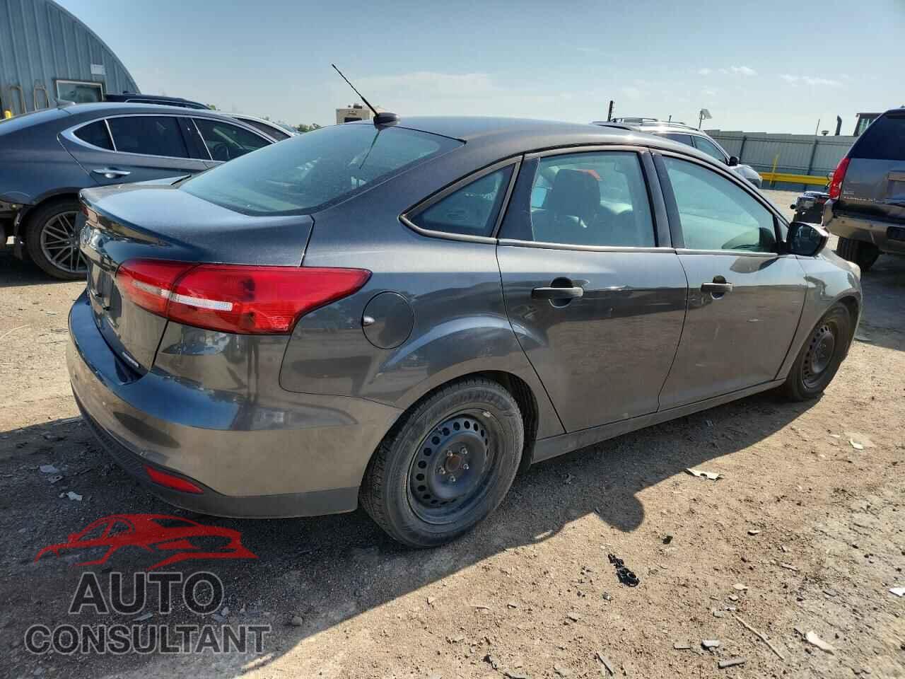 FORD FOCUS 2015 - 1FADP3E26FL219678