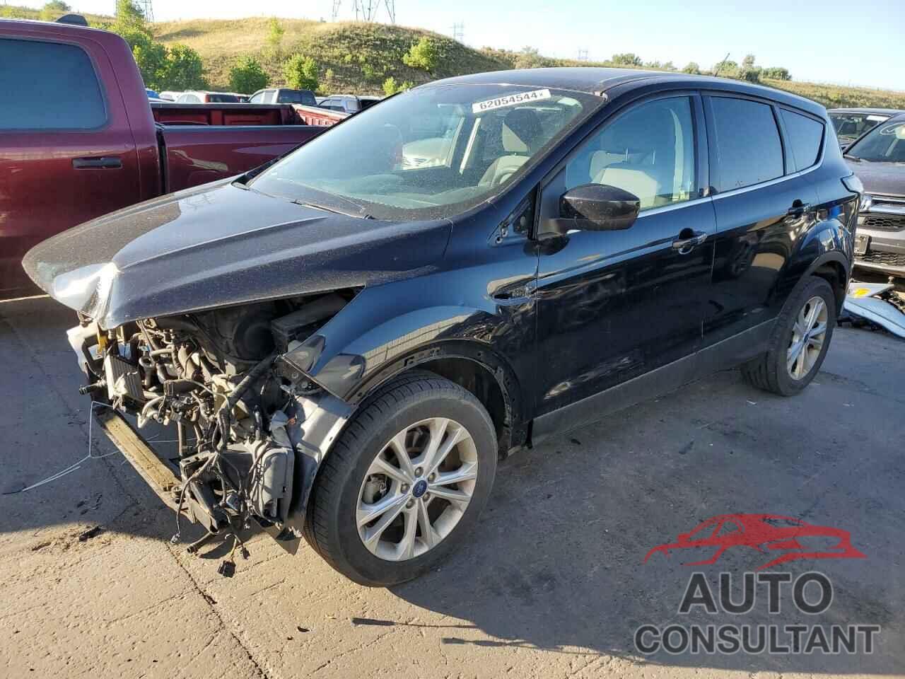 FORD ESCAPE 2017 - 1FMCU9GD0HUF07804