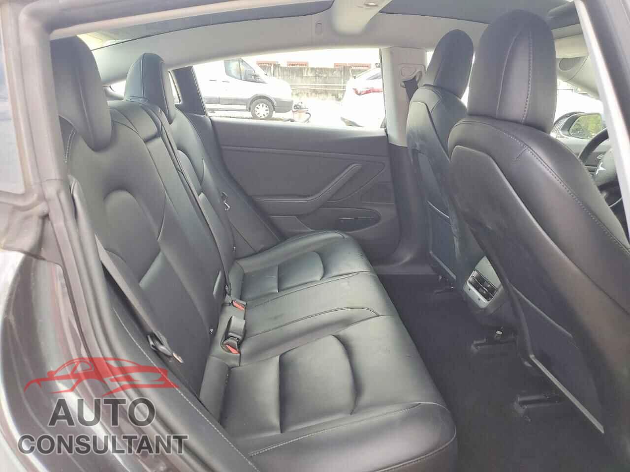 TESLA MODEL 3 2018 - 5YJ3E1EA7JF123836