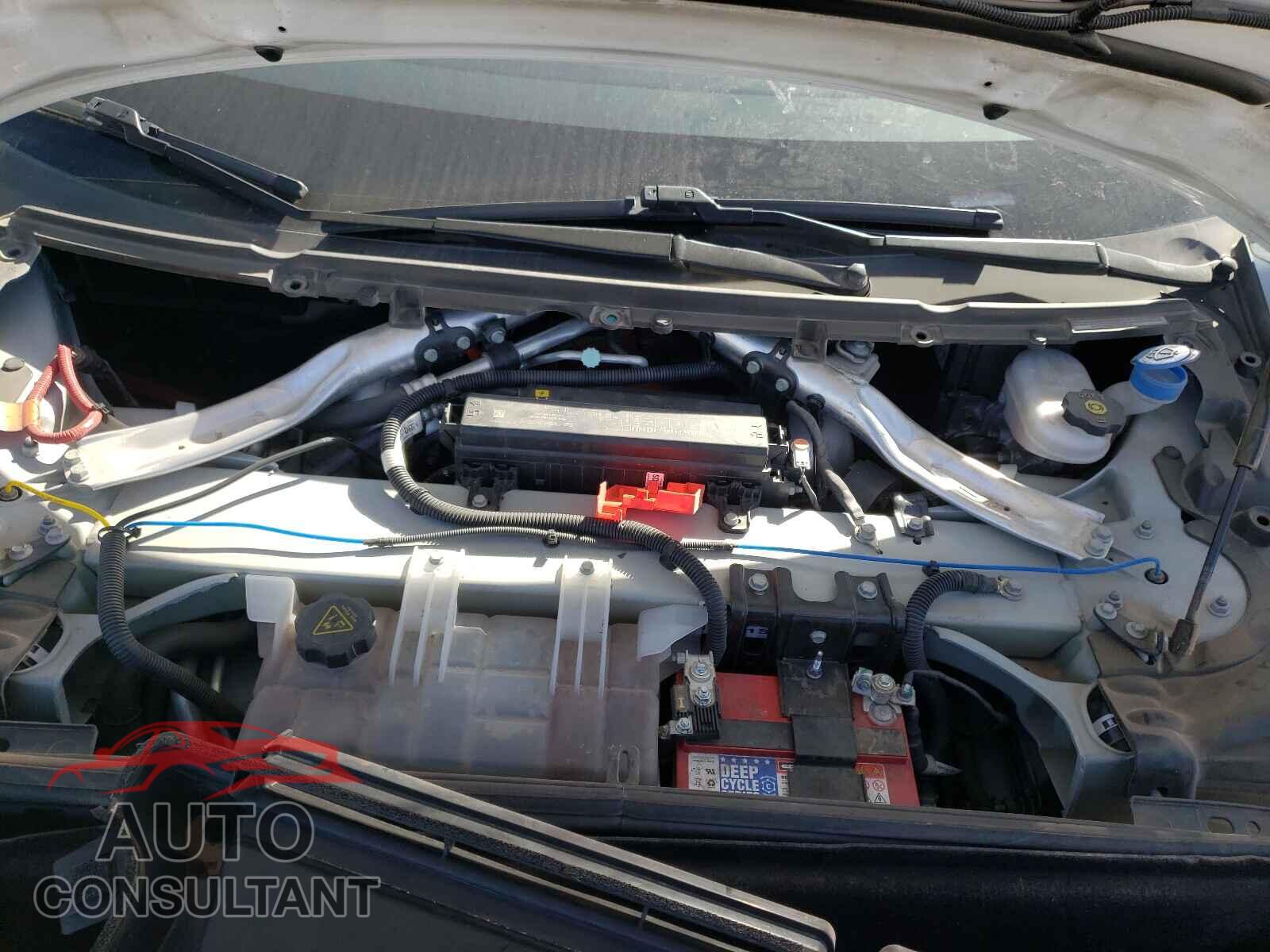 TESLA MODEL S 2018 - 5YJSA1E25JF281138