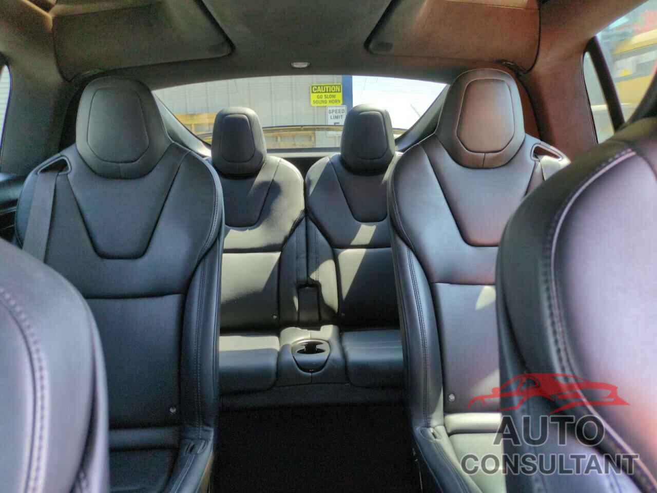 TESLA MODEL X 2018 - 5YJXCBE27JF136527
