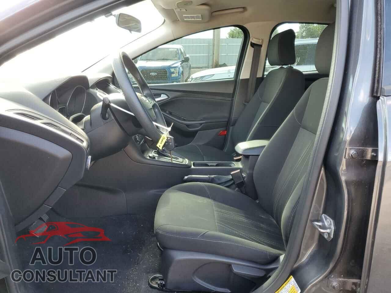 FORD FOCUS 2017 - 1FADP3F24HL219440