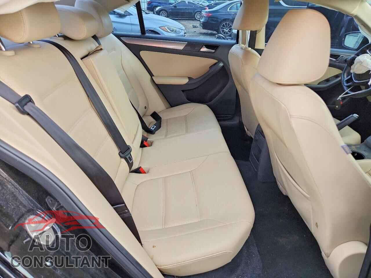 VOLKSWAGEN JETTA 2017 - 3VWDB7AJ1HM272879