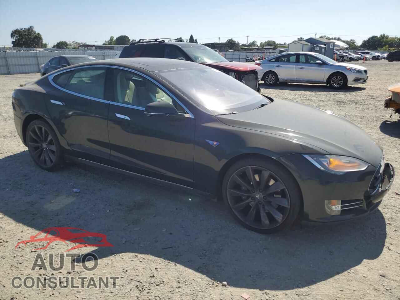 TESLA MODEL S 2013 - 5YJSA1CP2DFP05684
