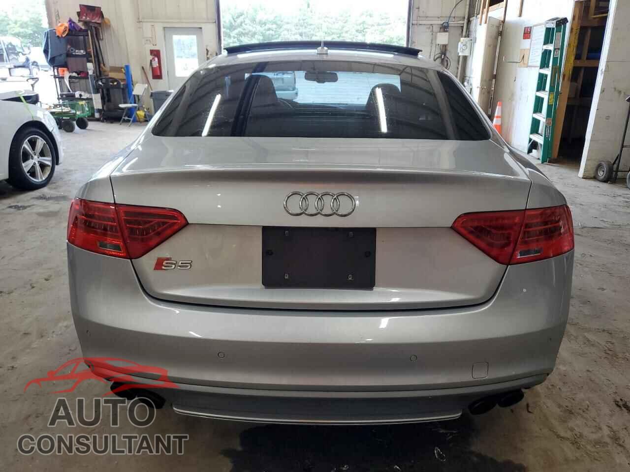 AUDI S5/RS5 2015 - WAUCGAFR4FA015377