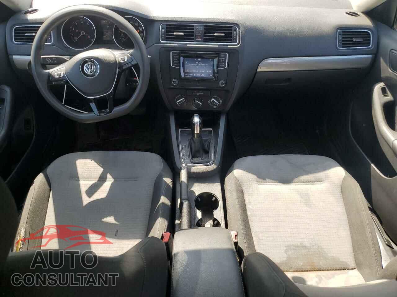 VOLKSWAGEN JETTA 2017 - 3VW2B7AJ3HM227661