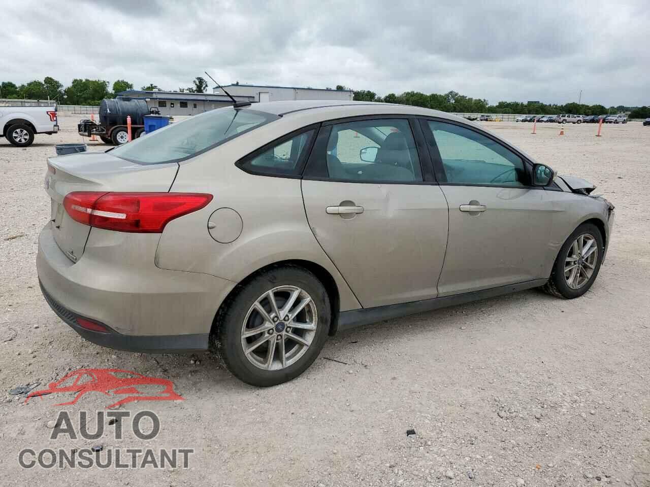 FORD FOCUS 2015 - 1FADP3F26FL293469