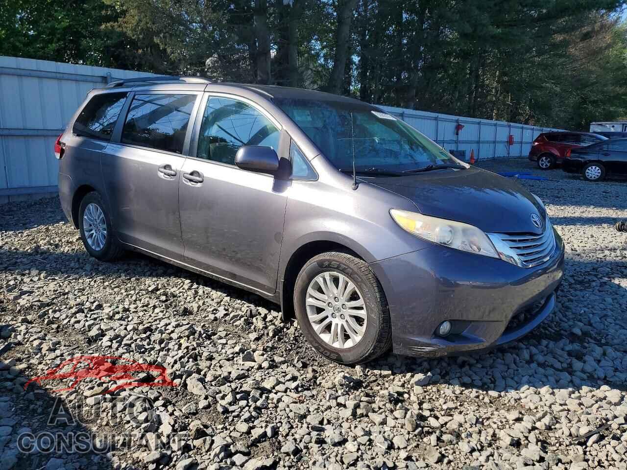 TOYOTA SIENNA 2013 - 5TDYK3DC8DS291403