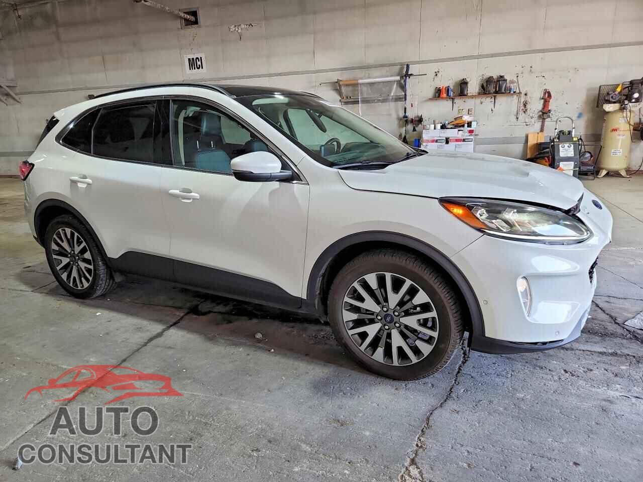FORD ESCAPE 2020 - 1FMCU9J94LUA15709