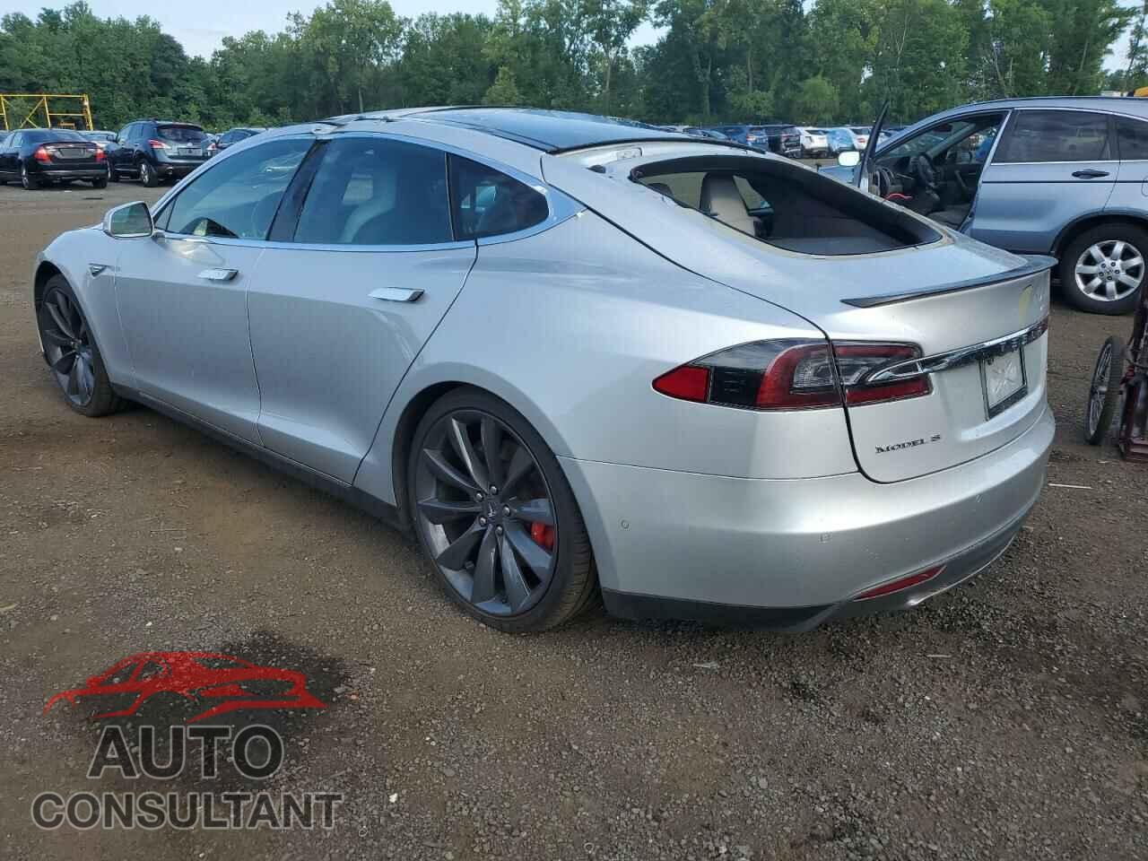 TESLA MODEL S 2015 - 5YJSA1H41FF083001