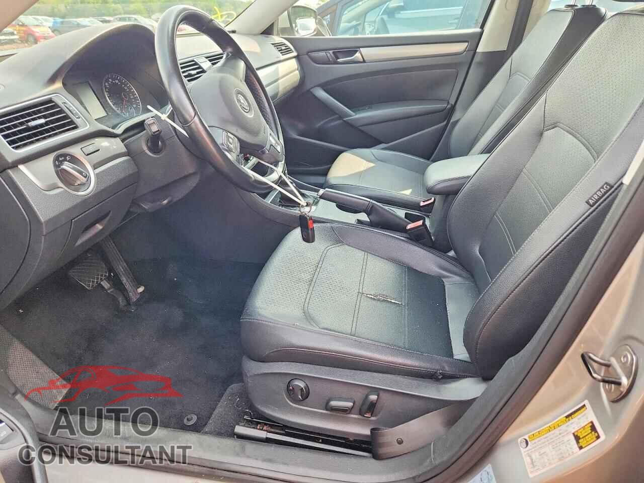 VOLKSWAGEN PASSAT 2014 - 1VWAT7A3XEC033541