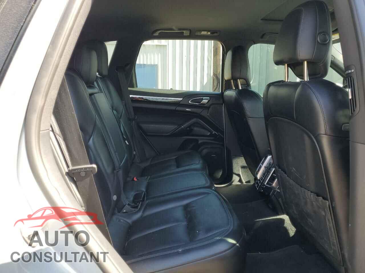 PORSCHE CAYENNE 2018 - WP1AA2A22JKA06822