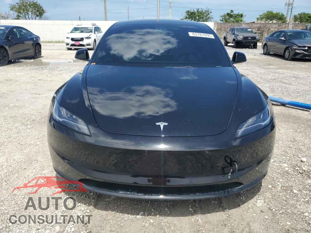 TESLA MODEL 3 2025 - 5YJ3E1EA1SF923338