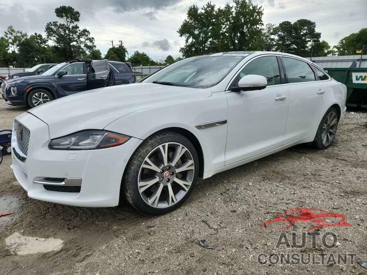 JAGUAR XJ 2017 - SAJWA2G71H8W09716