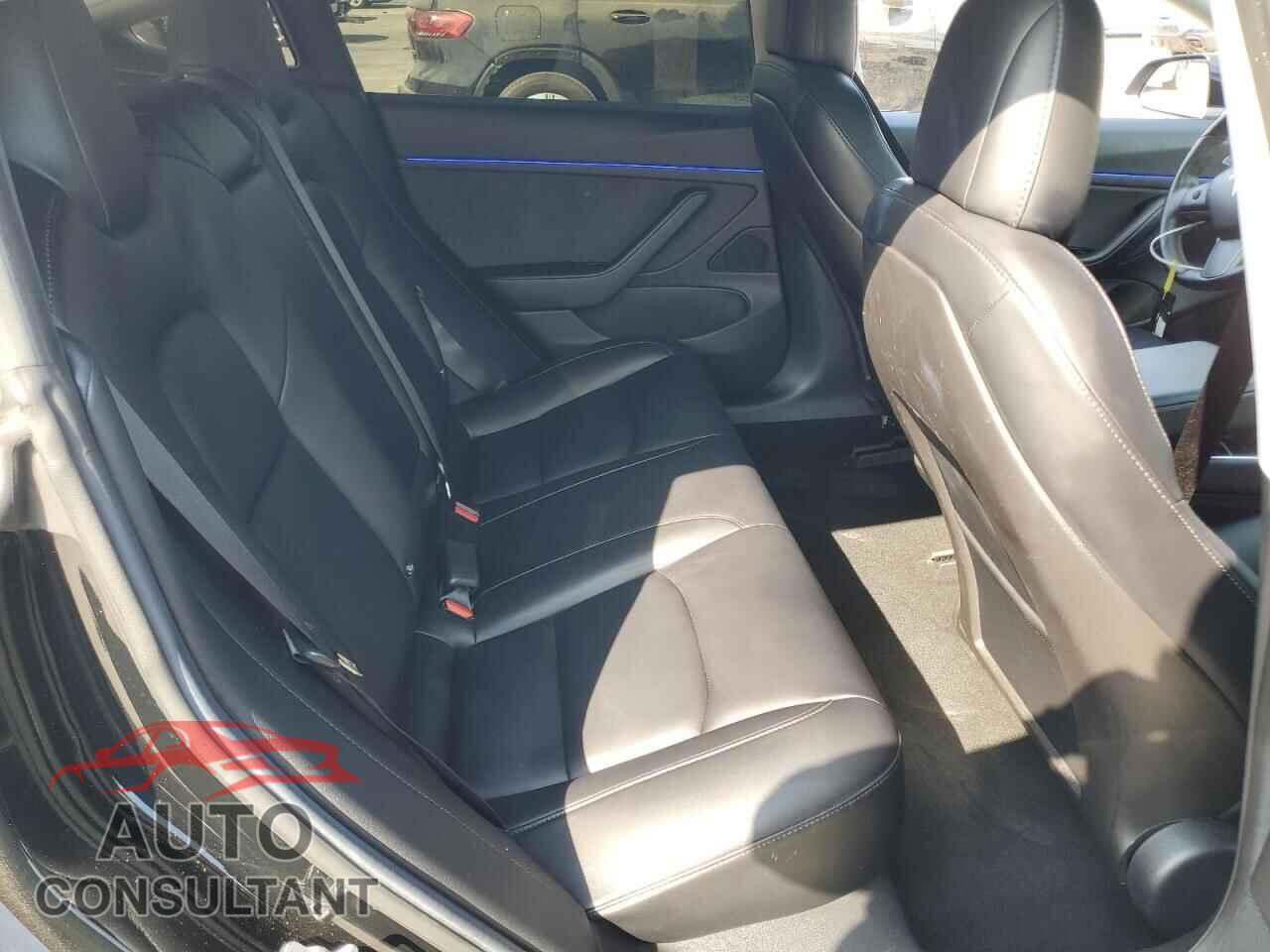 TESLA MODEL 3 2018 - 5YJ3E1EA6JF023677