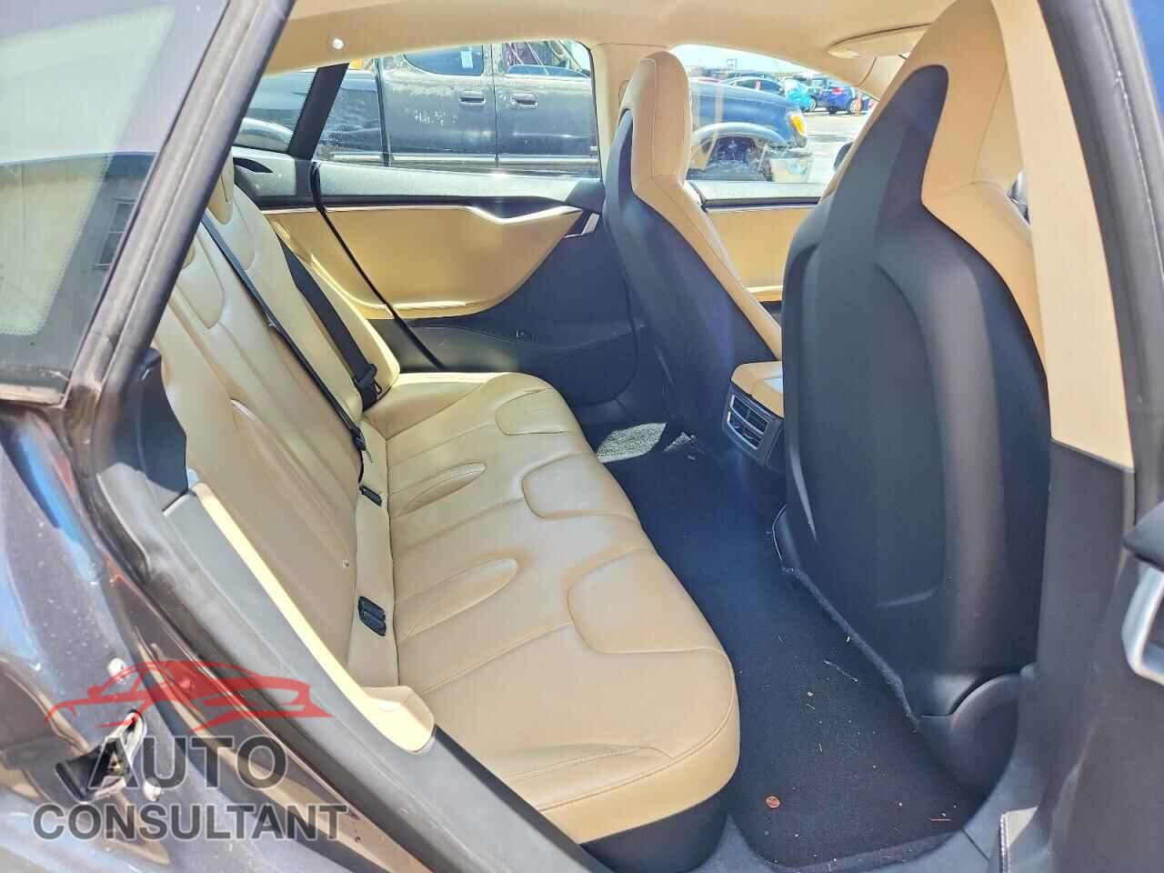 TESLA MODEL S 2014 - 5YJSA1H15EFP62239
