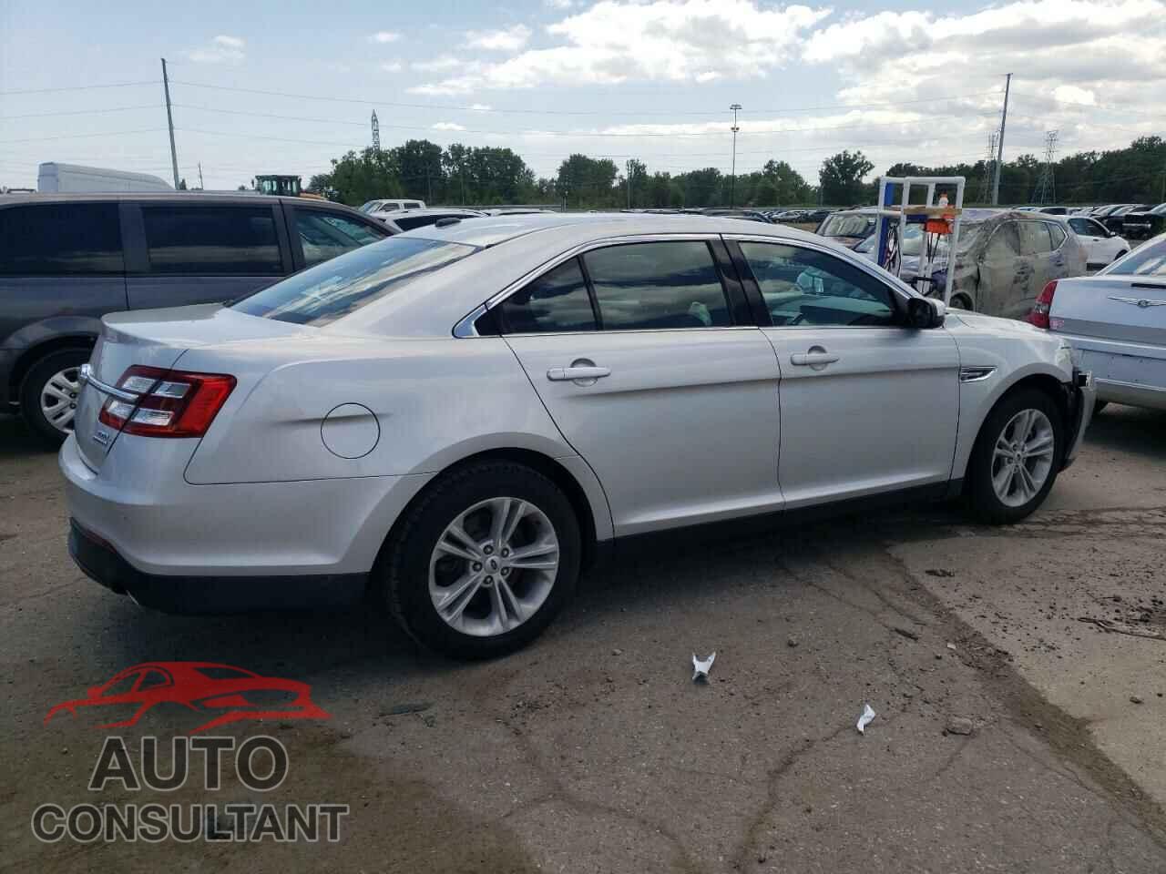 FORD TAURUS 2017 - 1FAHP2E81HG110458