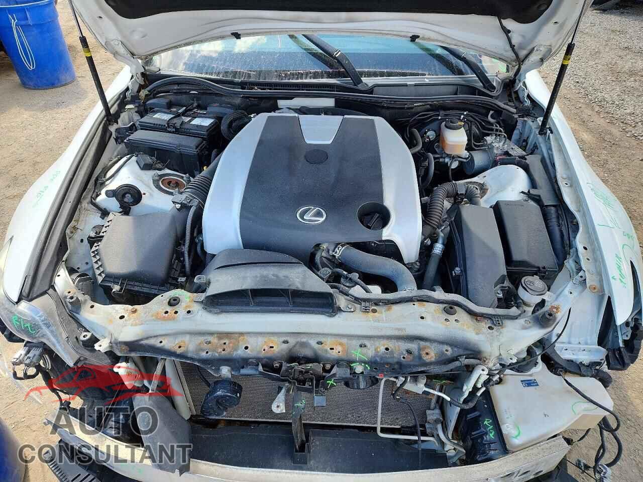 LEXUS IS 2014 - JTHCE1D29E5001589