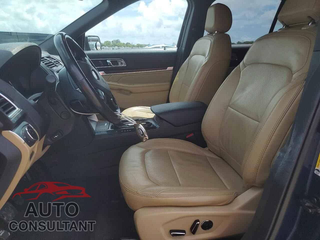 FORD EXPLORER 2017 - 1FM5K7F8XHGD35948