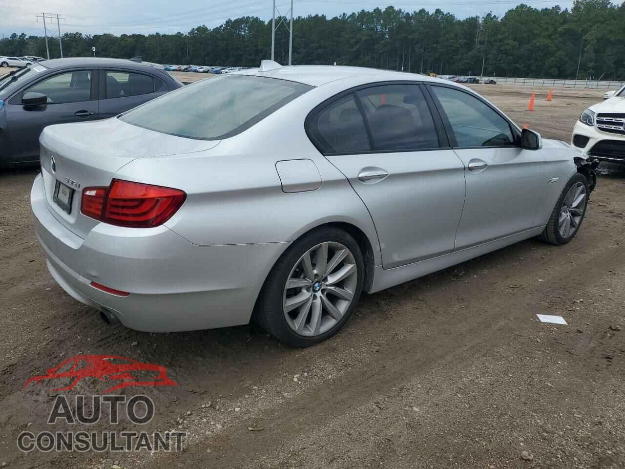 BMW 5 SERIES 2011 - WBAFR7C58BC266865