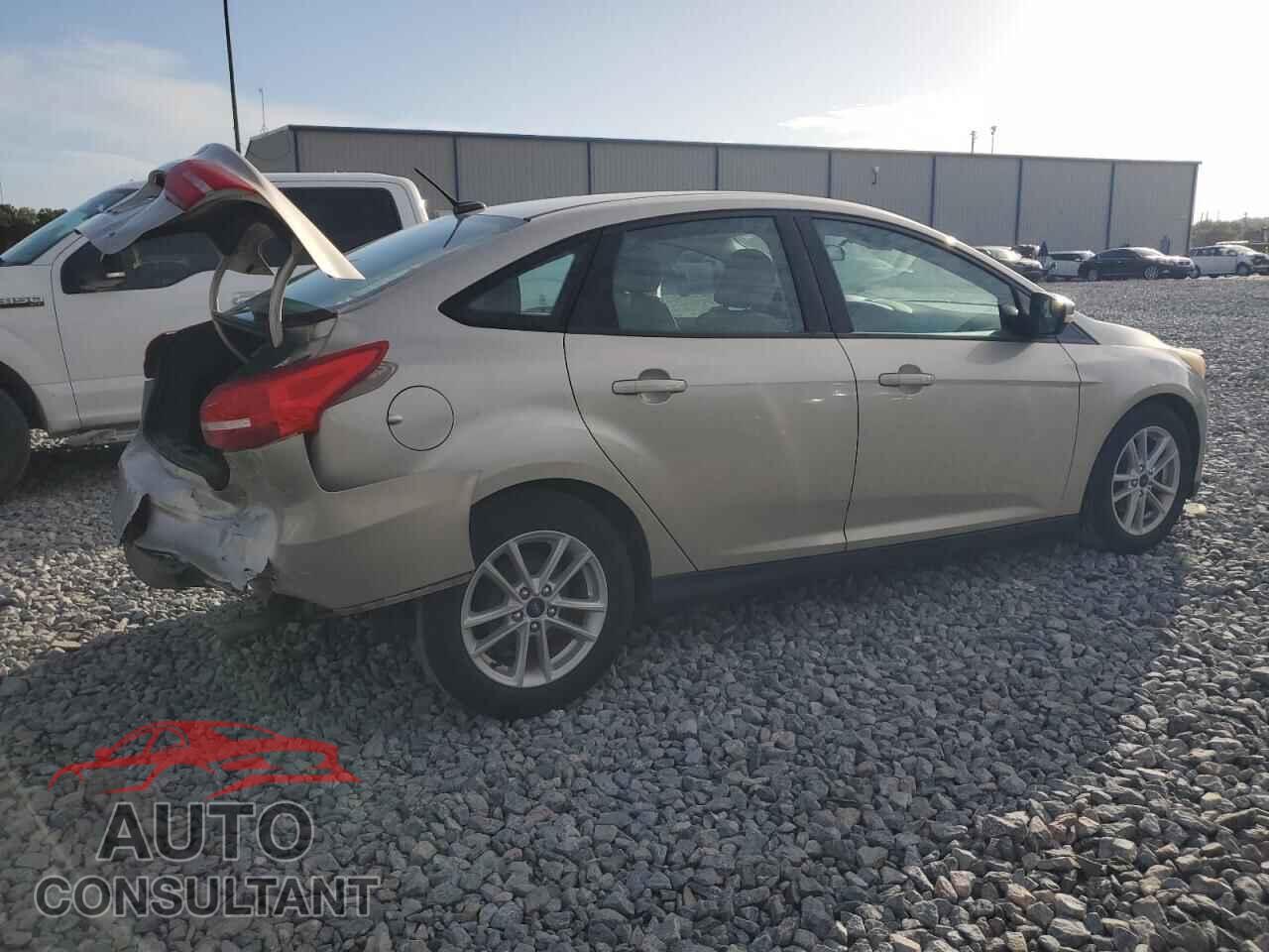 FORD FOCUS 2017 - 1FADP3F27HL289465