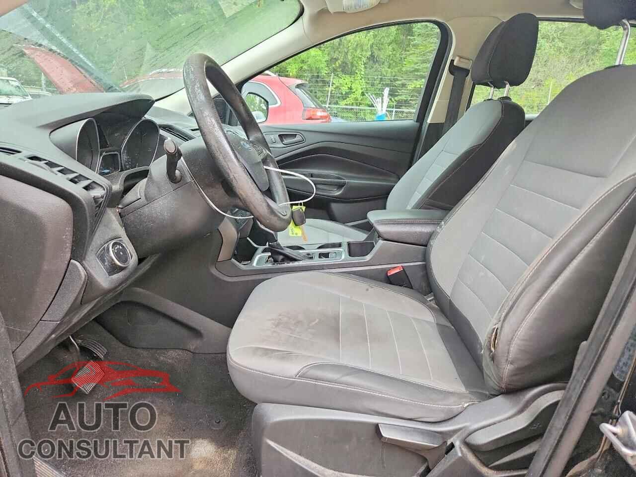 FORD ESCAPE 2017 - 1FMCU0F76HUB28510