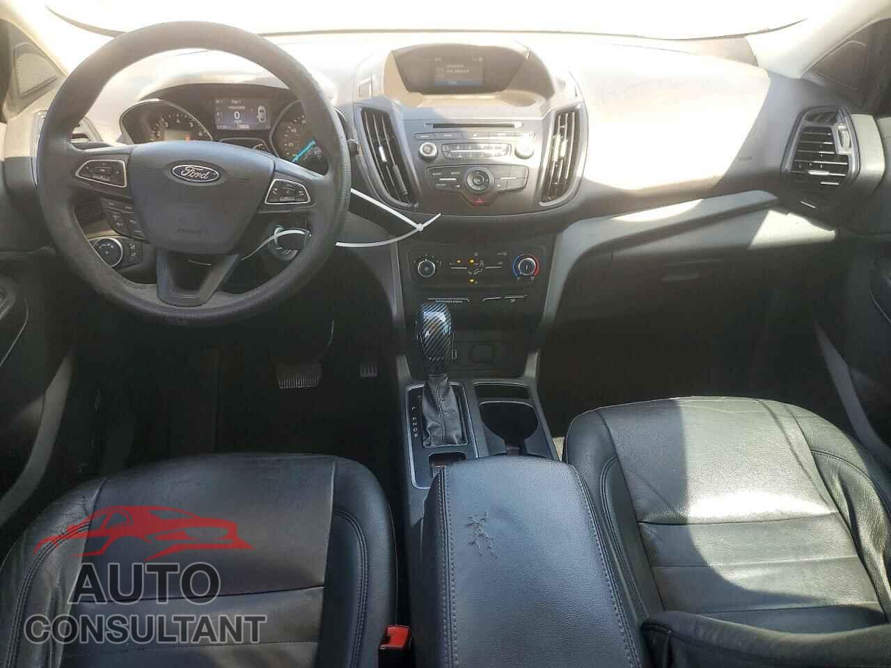 FORD ESCAPE 2018 - 1FMCU0F71JUB20563