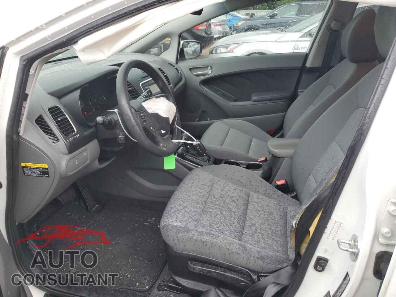 KIA FORTE 2017 - 3KPFK4A76HE010199
